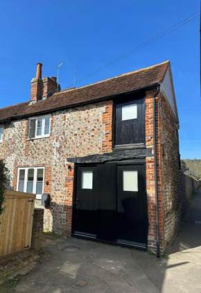 14th century Rose cottage, Centre of Alfriston By Air Premier